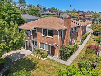 2419 W Lynn St, Seattle, WA 98199