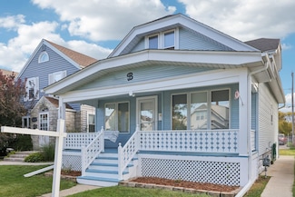 3674 S Ahmedi Ave, Saint Francis, WI 53235