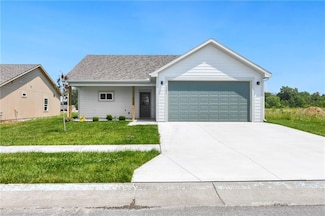 1301 N White Oaks Ln, Oak Grove, MO 64075