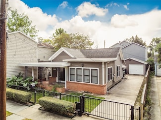 1021 Nadine St, Houston, TX 77009