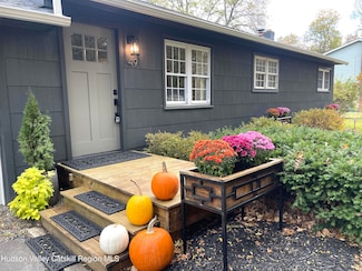 49 George Saile Rd, Saugerties, NY 12477