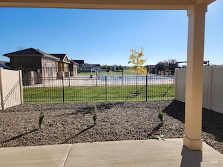 350 N Lagrasse Ln, Star, ID 83669