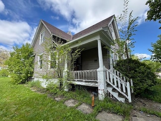 2863 Doctor William Finlayson St, Milwaukee, WI 53212