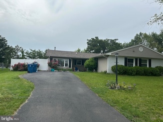 4128 Point Hollow Ln, Fairfax, VA 22033