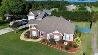 1429 Fairway Dr, Roanoke, AL 36274