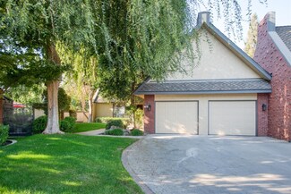 2555 W Bluff Ave Unit 158, Fresno, CA 93711