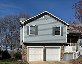 114 W Calico Dr, Raymore, MO 64083