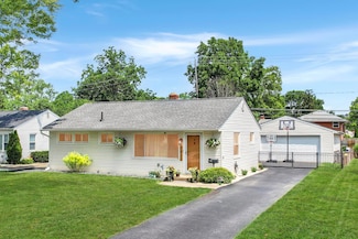 2232 Edgevale Rd, Columbus, OH 43221