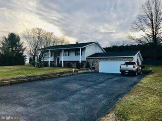 52 Kyle St, Mifflintown, PA 17059
