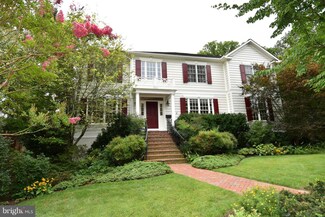 3816 37th St N, Arlington, VA 22207