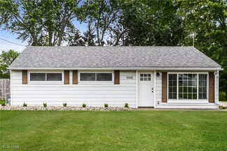 9945 Crestwood Dr, Twinsburg, OH 44087