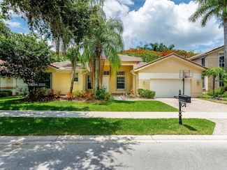 3967 Nighthawk Dr, Weston, FL 33331