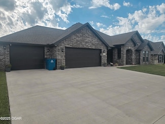 702 Danica Jo Ln, Carl Junction, MO 64834