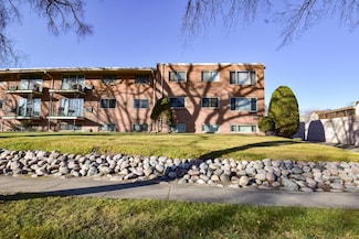 605 7th St S Unit 2, Fargo, ND 58103