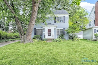 3328 Grimsby Place, Ottawa Hills, OH 43606