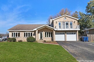 1508 W Pine St, Holiday Hills, IL 60051
