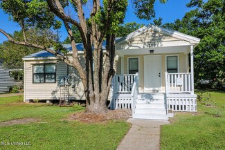 1302 Buena Vista St, Pascagoula, MS 39567