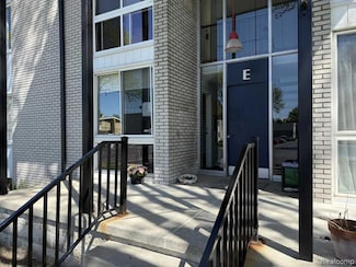 4030 W 13 Mile Rd, Royal Oak, MI 48073