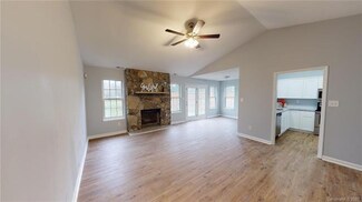 4349 Craven Hill Dr, Charlotte, NC 28216