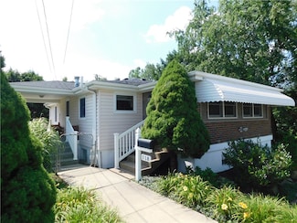 118 Harrison St, Elizabeth, PA 15037