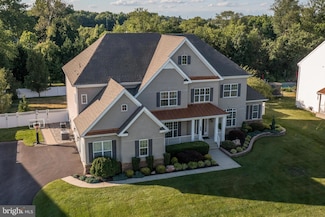 811 Castleton Dr, Mickleton, NJ 08056