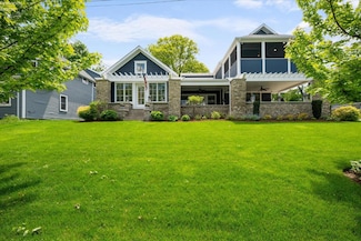 910 3rd St, Lakeside, OH 43440