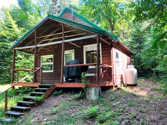 74 Pond Rd, Abbot, ME 04406