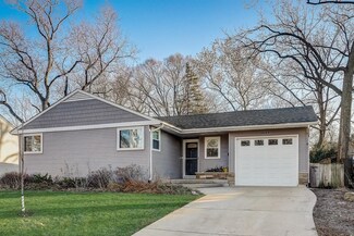 1614 E Illinois St, Wheaton, IL 60187