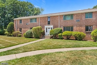 88A Troy Dr Unit 16, Springfield, NJ 07081