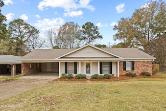 708 Tanglewood Dr, Clinton, MS 39056