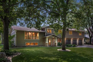 525 Edgewood Dr, Glencoe, MN 55336