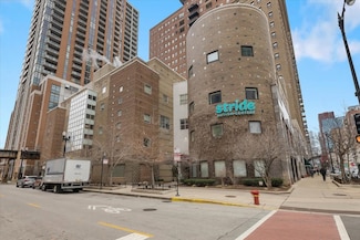 40 E 9th St Unit 1802, Chicago, IL 60605