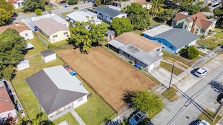 915 NW 44th St, Miami, FL 33127