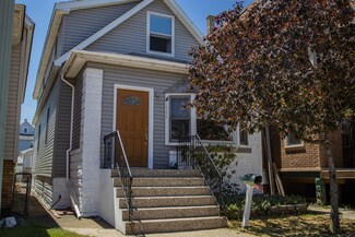 1526 John St, Whiting, IN 46394