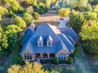100 Stone Canyon Cir, Fort Worth, TX 76108