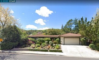 1866 School St, Moraga, CA 94556