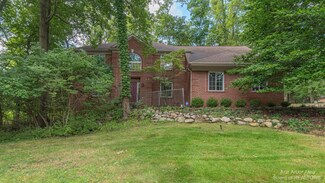 2617 English Oak Dr, Ann Arbor, MI 48103