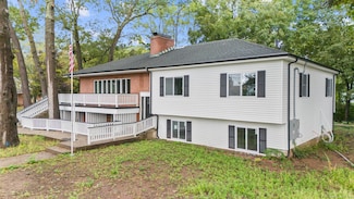 301 Maple St, Branford, CT 06405