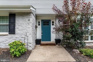 4 Hemlock Place, Lafayette Hill, PA 19444