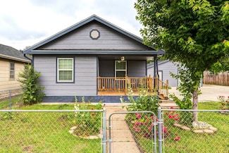 1109 N 9th St, Salina, KS 67401