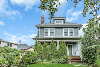 7 Bogart Ave, Port Washington, NY 11050