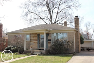 21640 Chalon St, Saint Clair Shores, MI 48080
