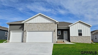6235 Harvest Dr, Omaha, NE 68157