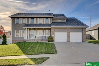 15417 Greenleaf St, Omaha, NE 68138