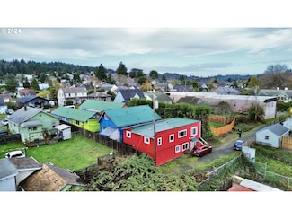 1032 S 4th St, Coos Bay, OR 97420