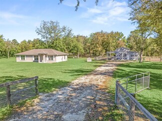 11131 SE 40th St, Morriston, FL 32668