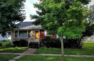 406 W Dewey St, Cassville, WI 53806