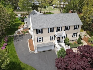 22 Amberwood Dr, Winchester, MA 01890