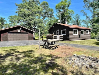 W8040 Quarry Rd, Crivitz, WI 54114