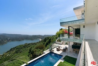 2180 Stradella Rd, Los Angeles, CA 90077